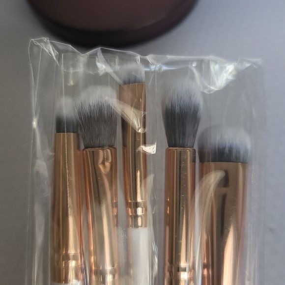 Crown All Eyes On You - 5 Pc Luxe Brush Set - Picture 5 of 7